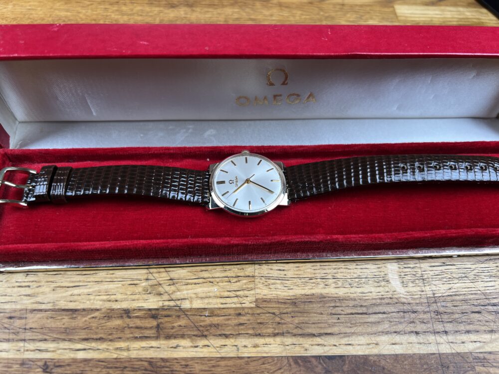 Vintage 1960s omega 14k gold manual wind P6587 - Image 9
