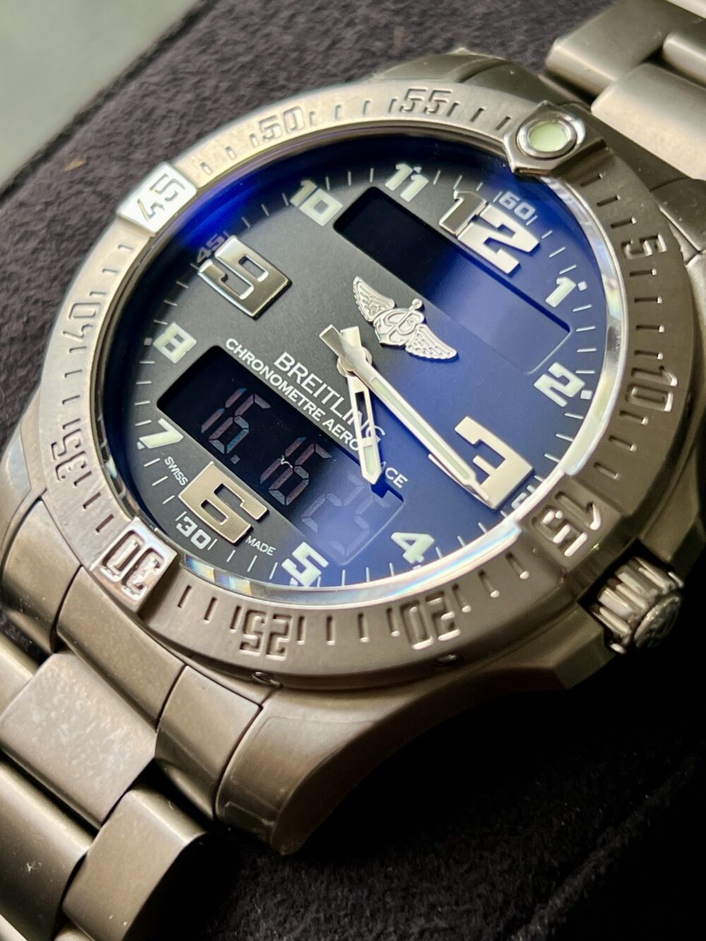 Breitling aerospace EVO titanium E79363 nos - Image 11