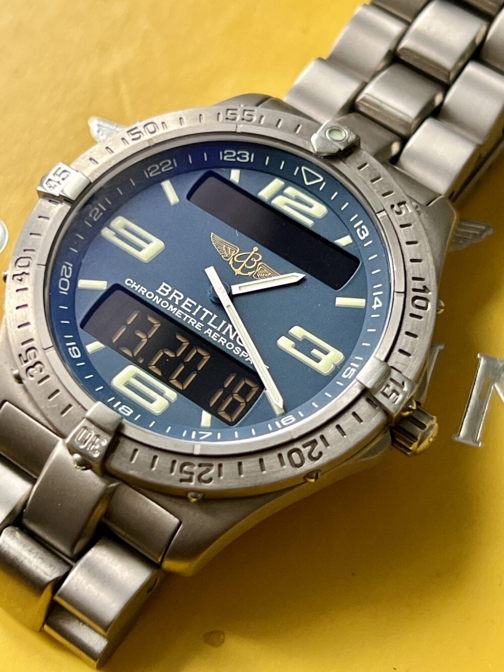 Breitling aerospace titanium repetition minutes E75362 - Image 11